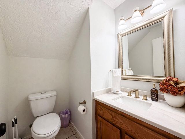 29 Pinewood Forest Court, The Woodlands, TX 77381