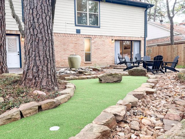 29 Pinewood Forest Court, The Woodlands, TX 77381