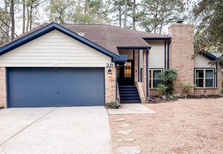 29 Pinewood Forest Court, The Woodlands, TX 77381
