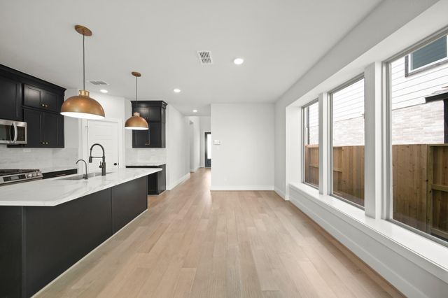 5203 Getty Lane, Iowa Colony, TX 77583