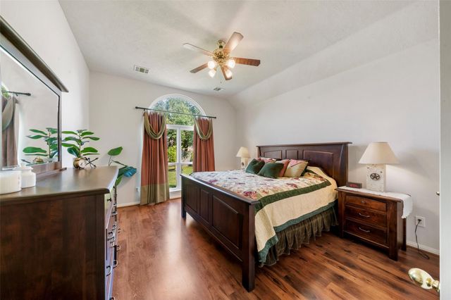 3607 Parkshire Drive, Pearland, TX 77584