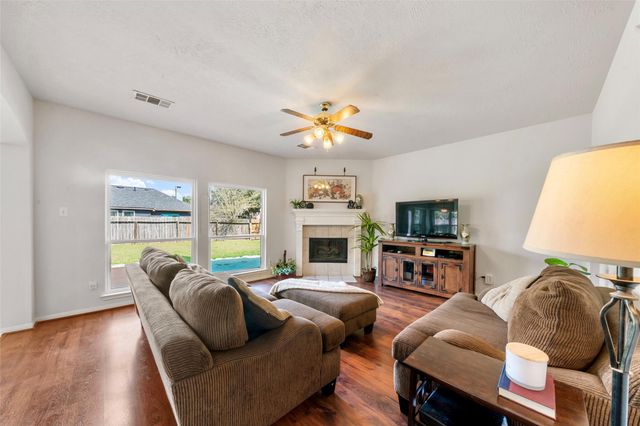 3607 Parkshire Drive, Pearland, TX 77584