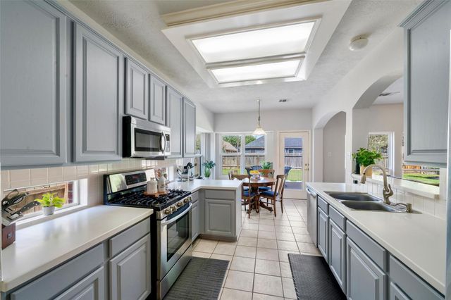 3607 Parkshire Drive, Pearland, TX 77584
