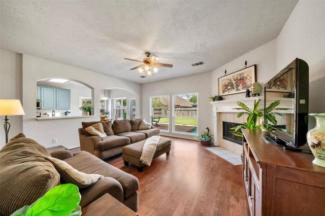 3607 Parkshire Drive, Pearland, TX 77584