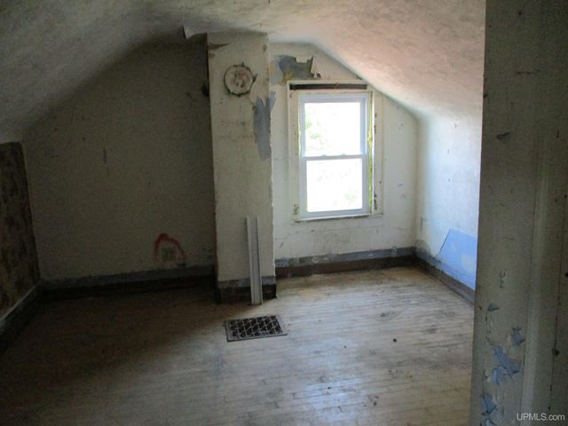 56430-56432 Middle Street, Calumet, MI 49913