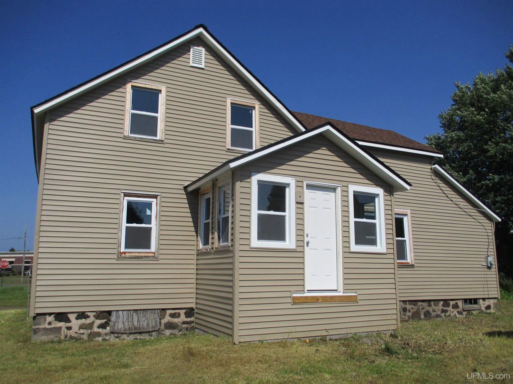 56430-56432 Middle Street, Calumet, MI 49913