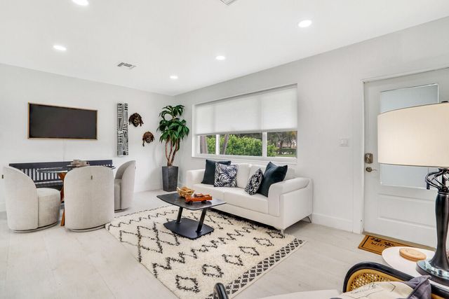 340 Summa Street, West Palm Beach, FL 33405
