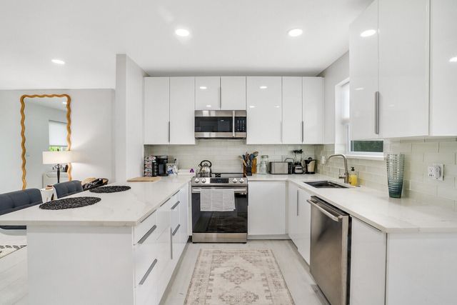 340 Summa Street, West Palm Beach, FL 33405