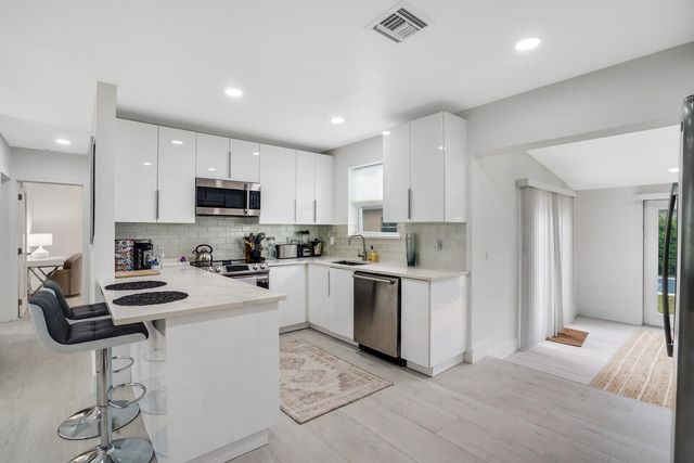340 Summa Street, West Palm Beach, FL 33405