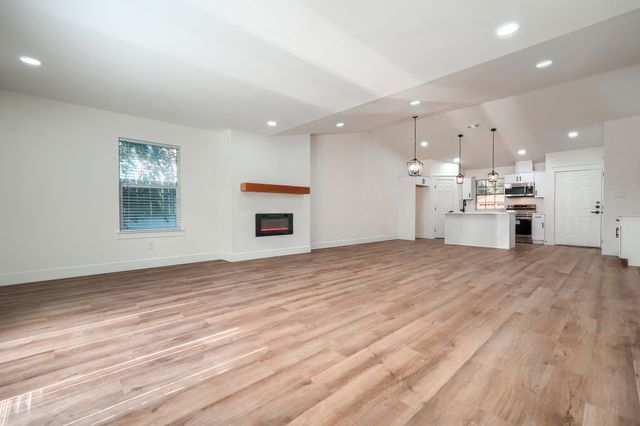 7009 Moss Rose Court, Fort Worth, TX 76137