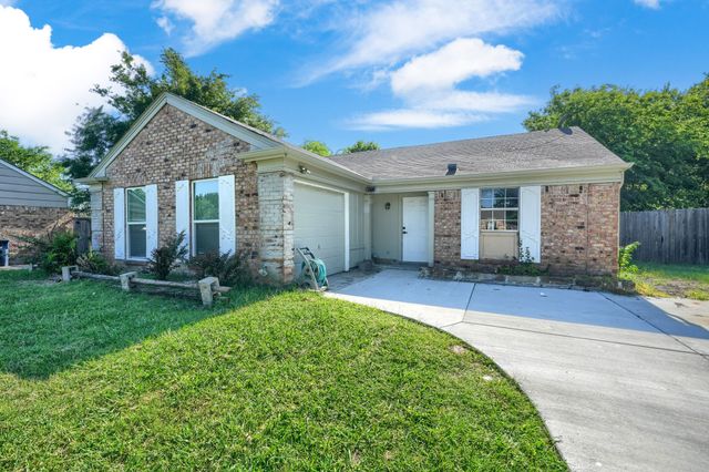 7009 Moss Rose Court, Fort Worth, TX 76137