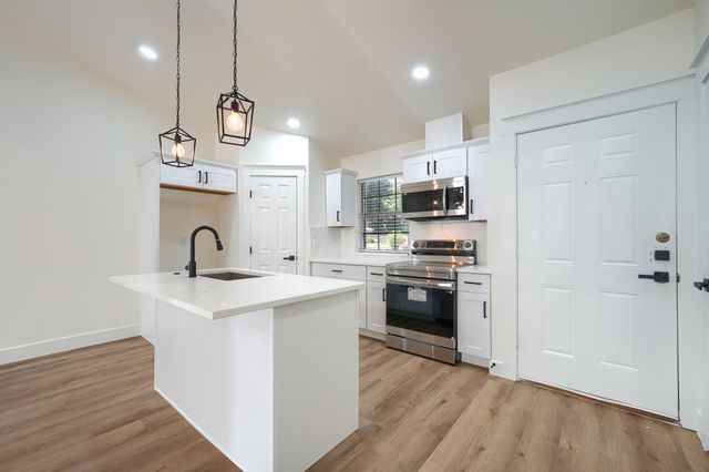 7009 Moss Rose Court, Fort Worth, TX 76137