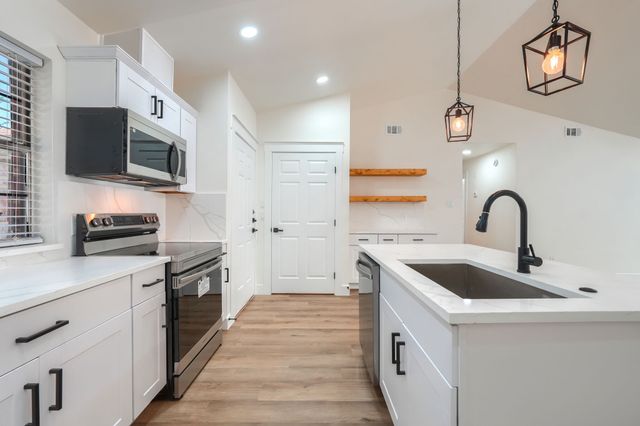 7009 Moss Rose Court, Fort Worth, TX 76137