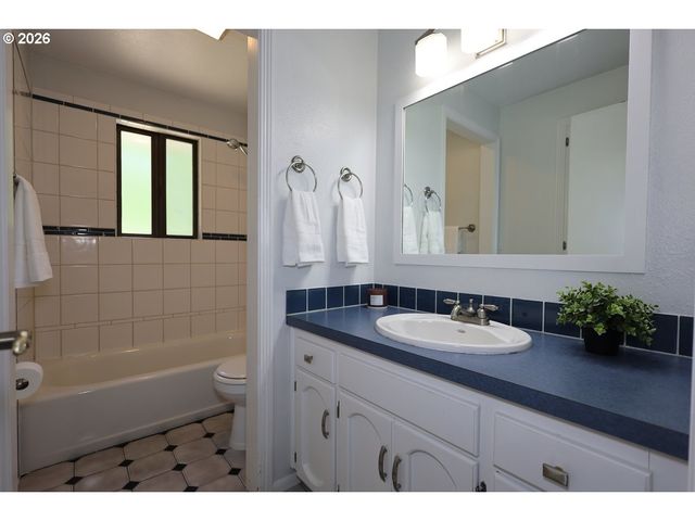 1185 Ne 27TH St, Gresham, OR 97030
