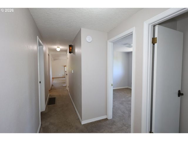 1185 Ne 27TH St, Gresham, OR 97030