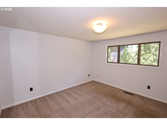 1185 Ne 27TH St, Gresham, OR 97030