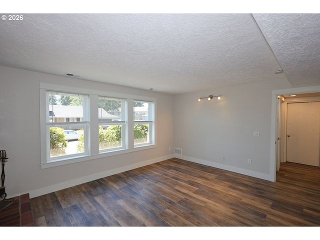 1185 Ne 27TH St, Gresham, OR 97030