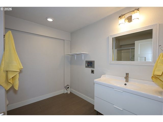 1185 Ne 27TH St, Gresham, OR 97030