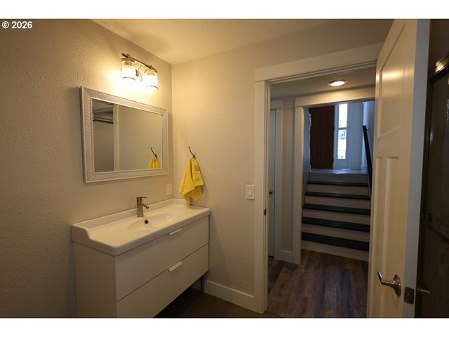 1185 Ne 27TH St, Gresham, OR 97030