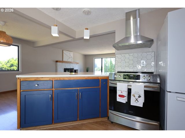 1185 Ne 27TH St, Gresham, OR 97030