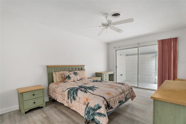 1205 TARPON CENTER DRIVE E2, Venice, FL 34285