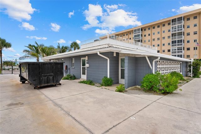1205 TARPON CENTER DRIVE E2, Venice, FL 34285
