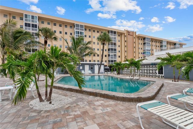 1205 TARPON CENTER DRIVE E2, Venice, FL 34285