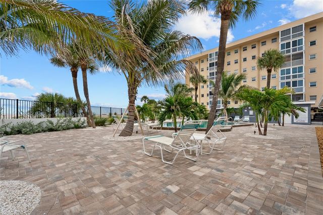 1205 TARPON CENTER DRIVE E2, Venice, FL 34285