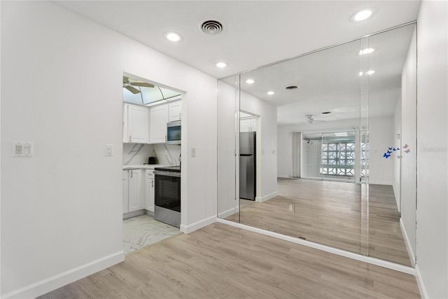 1205 TARPON CENTER DRIVE E2, Venice, FL 34285