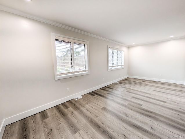 11 Amesworth Court, Middle Island, NY 11953