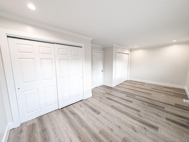 11 Amesworth Court, Middle Island, NY 11953