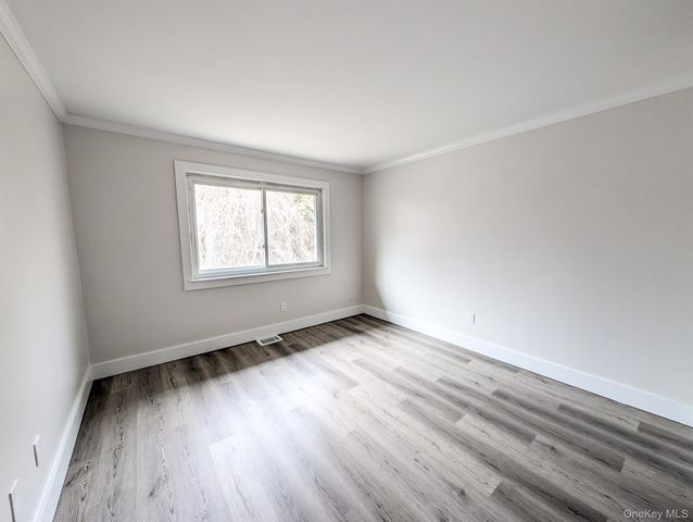 11 Amesworth Court, Middle Island, NY 11953