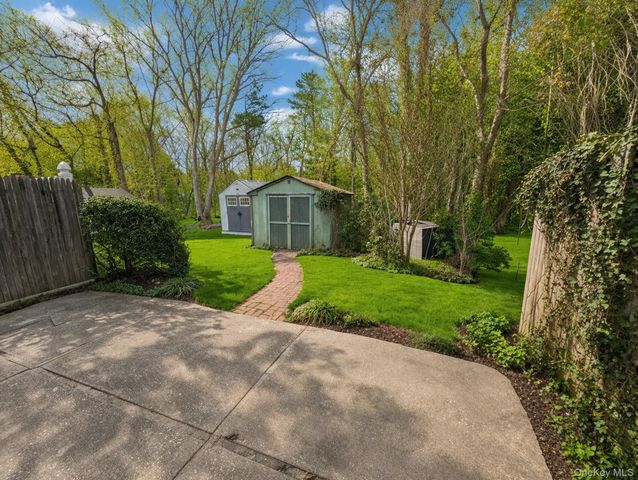 11 Amesworth Court, Middle Island, NY 11953