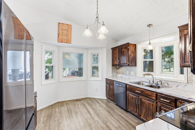 5647 144th Street W, Apple Valley, MN 55124