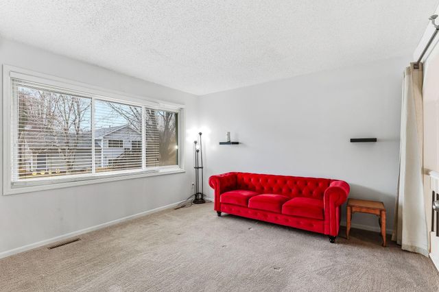 5647 144th Street W, Apple Valley, MN 55124