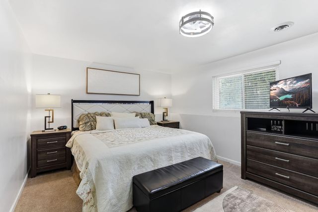 5647 144th Street W, Apple Valley, MN 55124