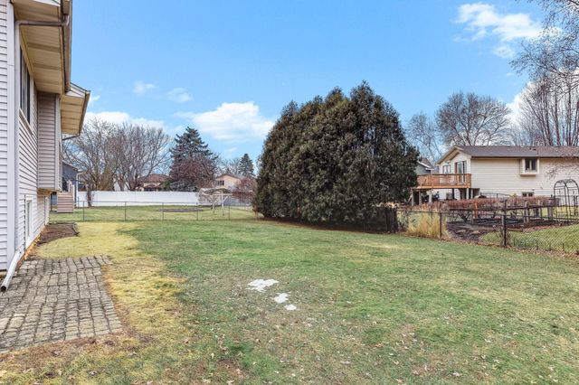 5647 144th Street W, Apple Valley, MN 55124