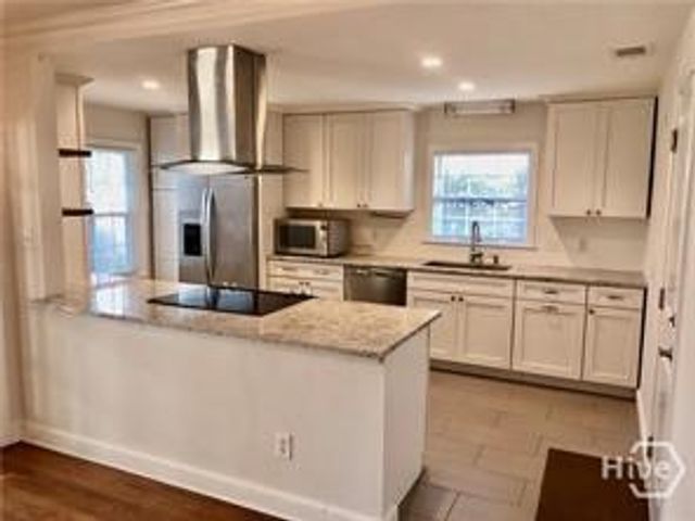 21 E 61st Street, Savannah, GA 31405