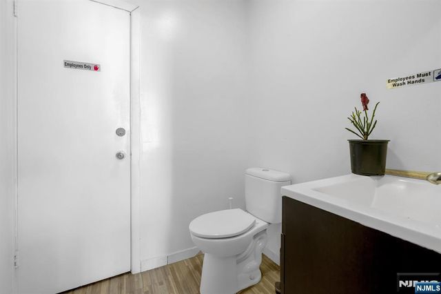 7704 Kennedy Boulevard, North Bergen, NJ 07047