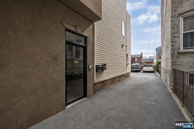 7704 Kennedy Boulevard, North Bergen, NJ 07047