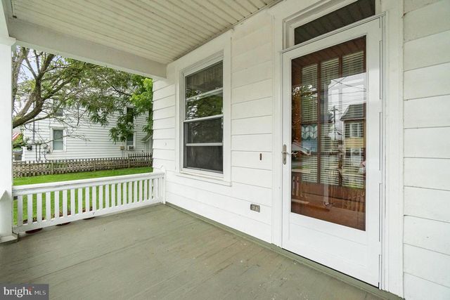 27 W HIGH ST, Hummelstown, PA 17036