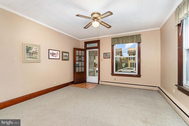 27 W HIGH ST, Hummelstown, PA 17036