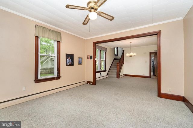 27 W HIGH ST, Hummelstown, PA 17036