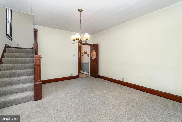 27 W HIGH ST, Hummelstown, PA 17036