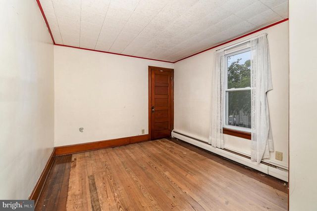 27 W HIGH ST, Hummelstown, PA 17036