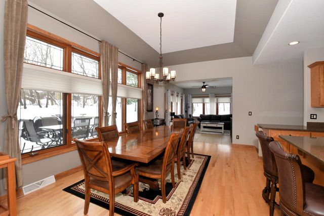 N77W23829 Sun Valley RUN, Sussex, WI 53089