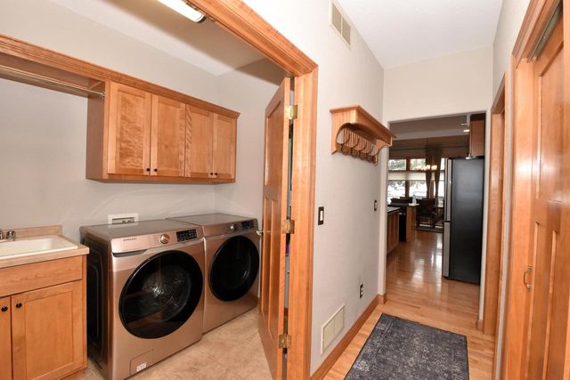 N77W23829 Sun Valley RUN, Sussex, WI 53089