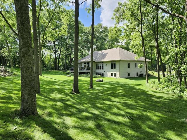 N77W23829 Sun Valley RUN, Sussex, WI 53089