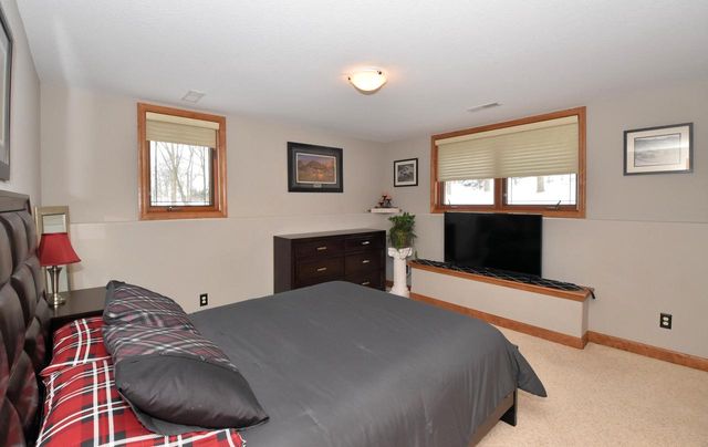 N77W23829 Sun Valley RUN, Sussex, WI 53089