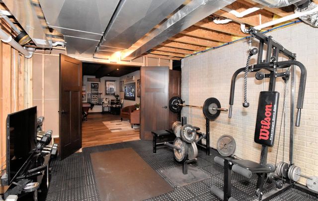 N77W23829 Sun Valley RUN, Sussex, WI 53089